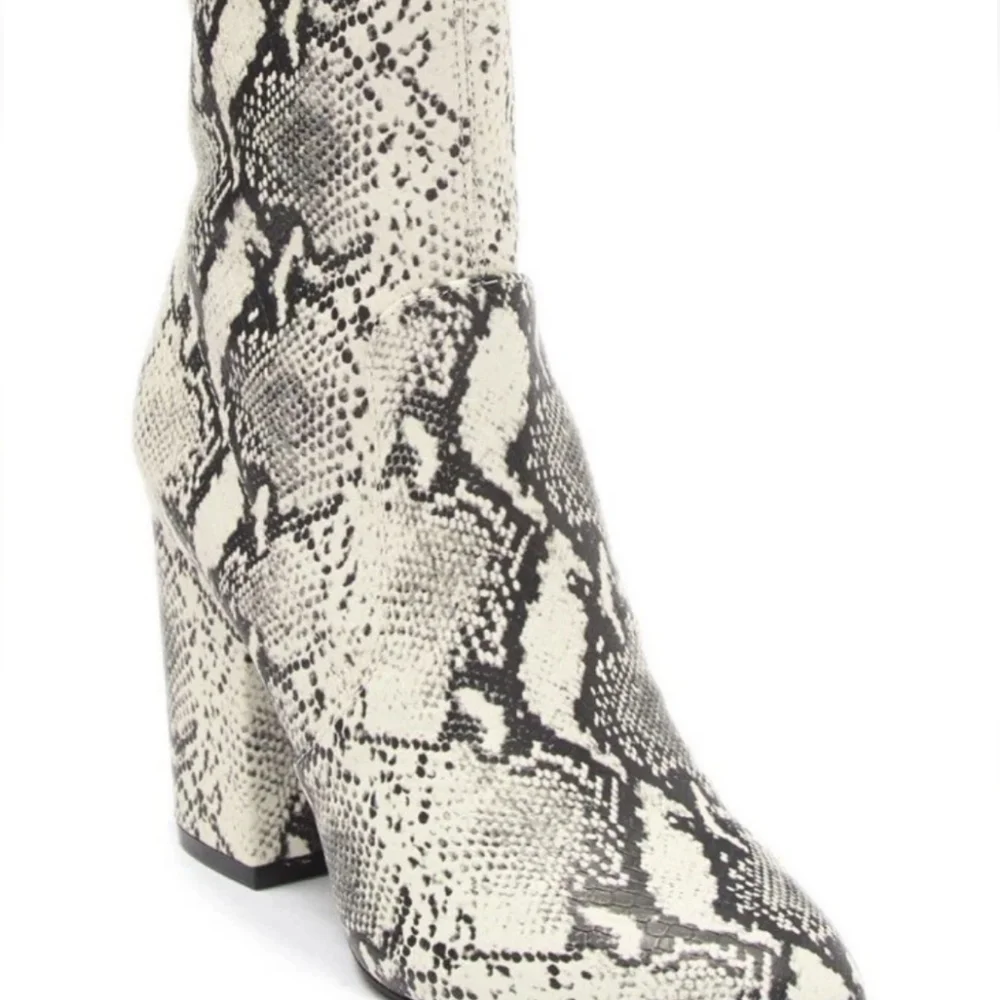 BRAND NEW Steve Madden Daffy Snakeskin Ankle Boots Stiletto Heel Pointed Toe 6.5 - Picture 3 of 16